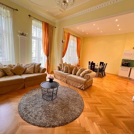 Jurincom Apartments Sadova Karlsbad Exterior foto