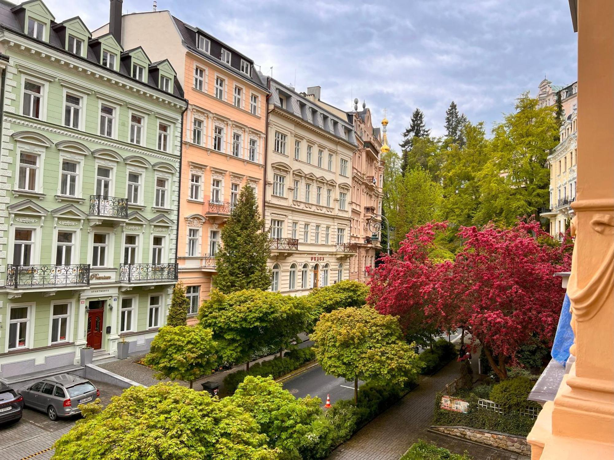 Jurincom Apartments Sadova Karlsbad Exterior foto