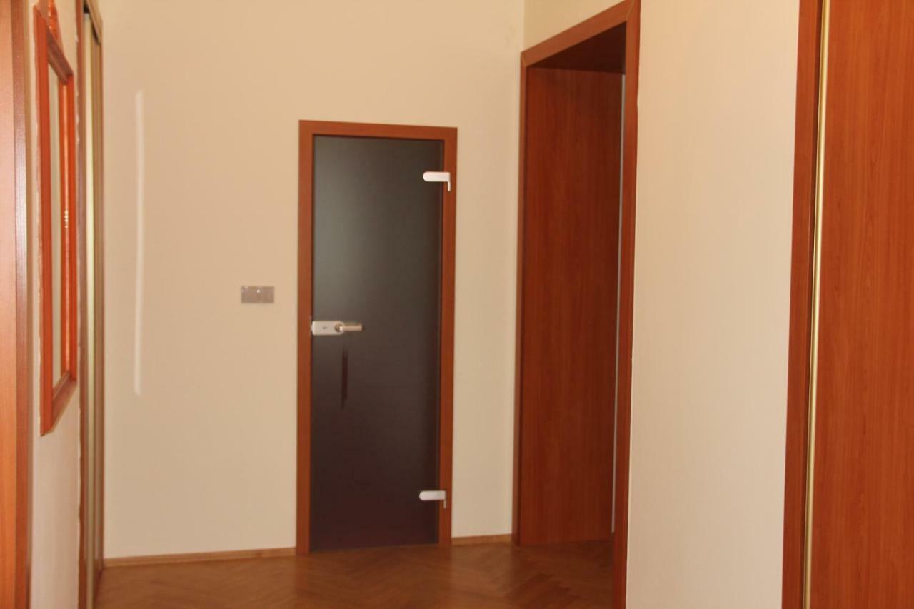 Jurincom Apartments Sadova Karlsbad Exterior foto